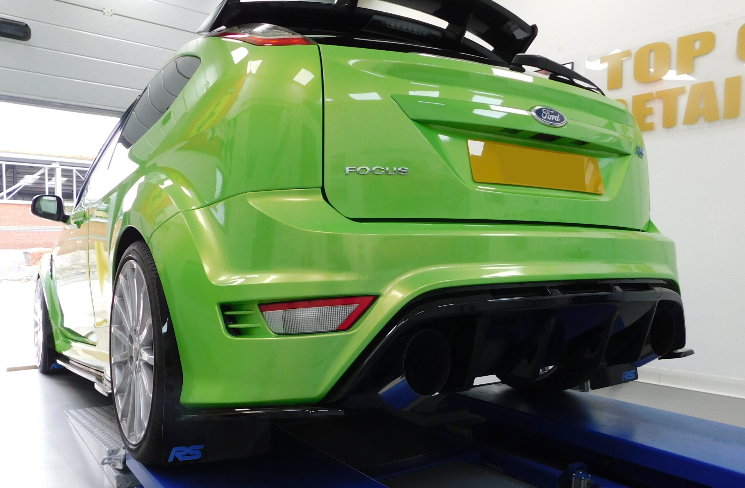 Maxton body kit fitted to a Ford Focus RS MK2